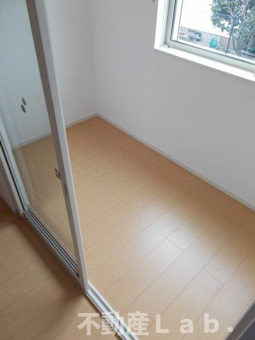 グレイス・ブリアンのバルコニー