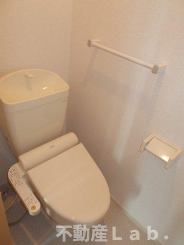 グレイス・ブリアンのトイレ