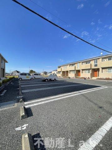 ヌーベル・カーサⅡの駐車場