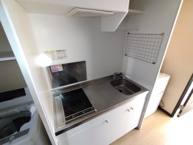 レオネクストアナスタシアのキッチン|シングルレバー設置　シンク広めです♪