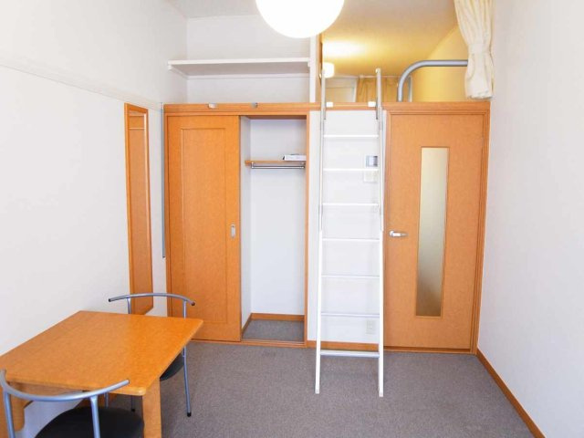 レオパレスＯＭＯＴＥⅡの居間・リビング|現況優先