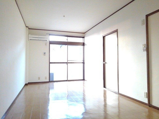 シティハイツ波切の居間・リビング