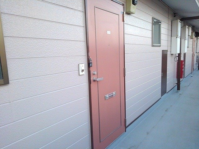 シティハイツ波切の玄関