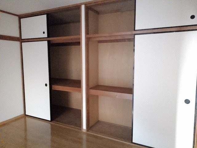 シティハイツ波切の収納