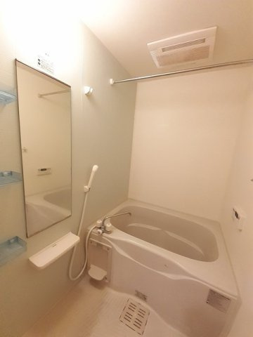 オペルビューＭＪの浴室