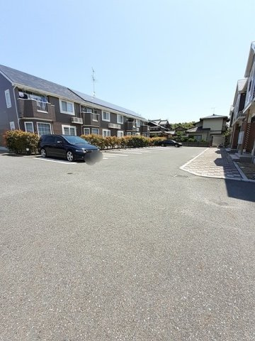 ノーブルプレインＭ・Ⅱの駐車場