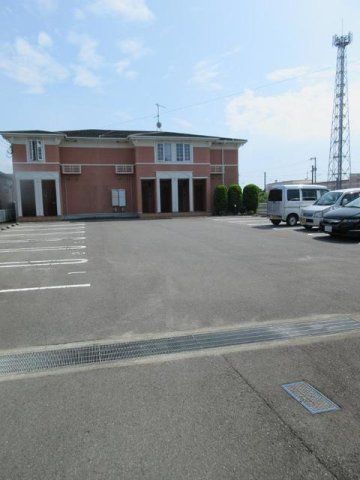 カーゼ・コナフェットＢの駐車場