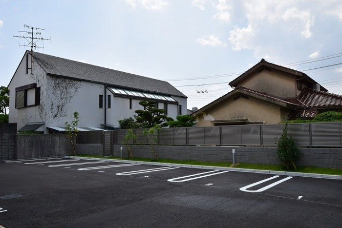 グレイスコート芦屋大原町の駐車場
