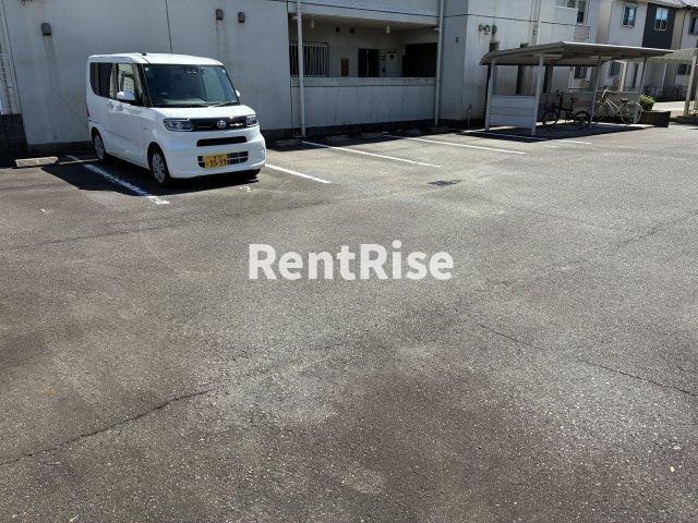 Pivotの駐車場