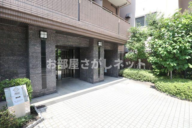 パレステュディオ飯田橋のエントランス