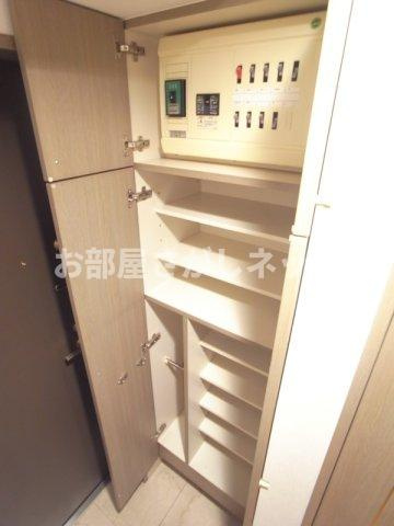 パレステュディオ飯田橋の玄関