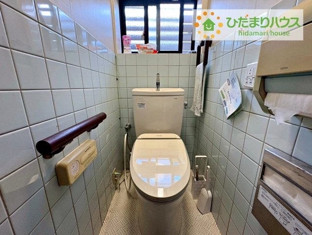日立市田尻町2丁目　中古戸建のトイレ|手すり付きのトイレなので、立ち座り動作も安心です♪