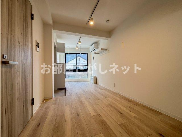 アーバンフロント日暮里【おとり物件なし】#学生・社会人にオススメ！初期費用分割払いOK！の居間・リビング