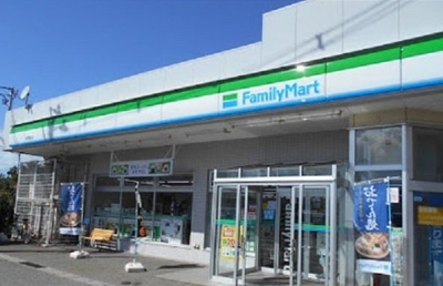 【周辺】 | 寿町イリーデ | ファミリーマート 秋田割山店まで500m