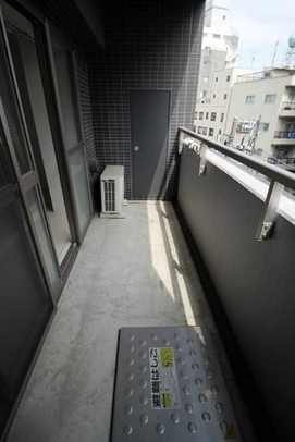 【バルコニー】