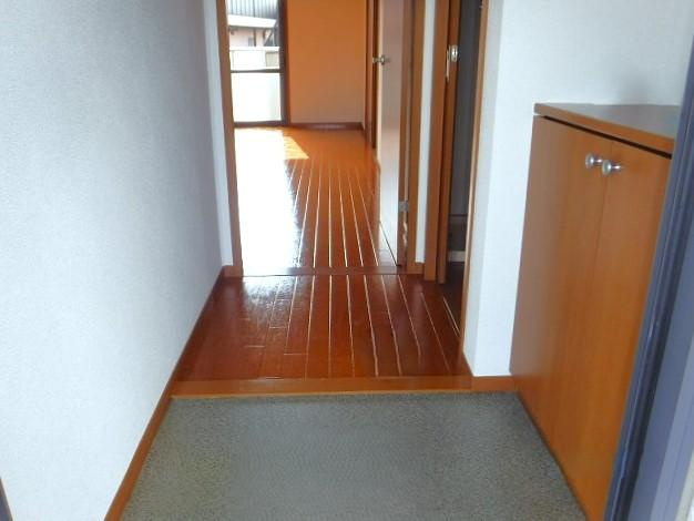 ソレイユ伍番館の玄関|ゆったりとした玄関です