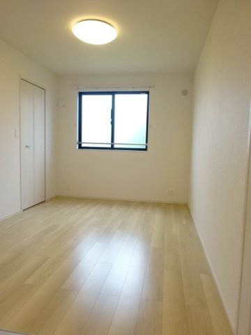 シルキーハイツⅦの内装|明るい室内です