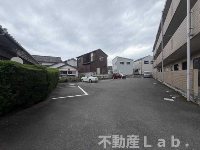 モントレ妙見の駐車場