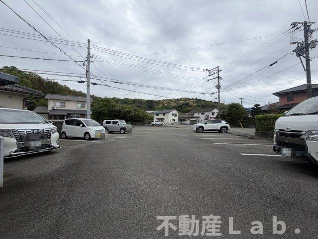 モントレ妙見の駐車場