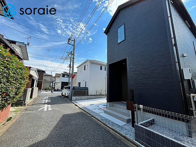 川越市霞ケ関北14期全1棟　新築戸建　グラファーレの前面道路含む現地写真|2026.8.21撮影