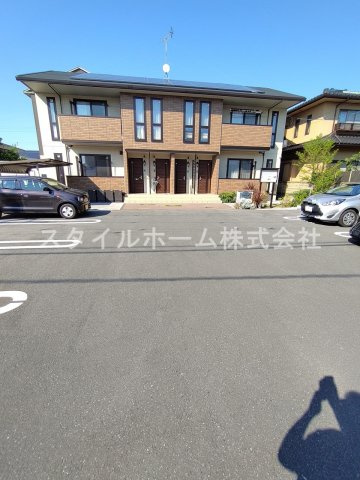 グランツⅡの駐車場