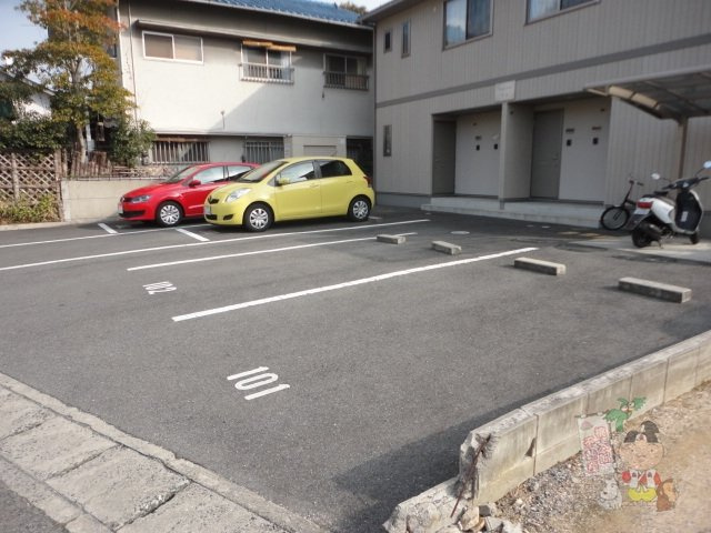 ハートフル津島の駐車場