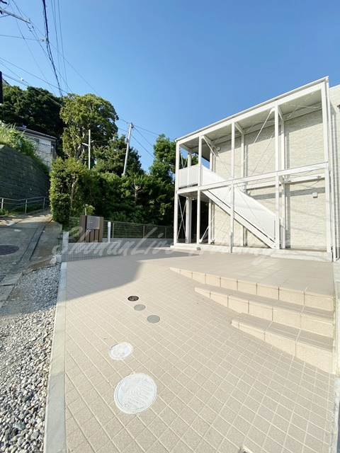 藤沢市大鋸３丁目のアパートのエントランス|毎日通るエントランス♪