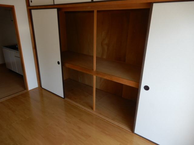 小野市王子町の賃貸マンションの収納