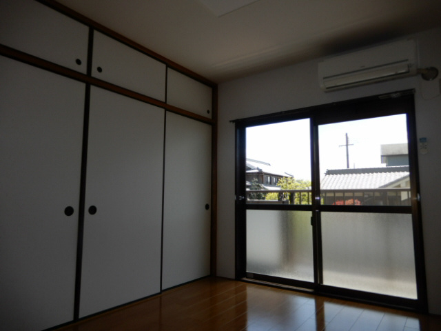 小野市王子町の賃貸マンションの居間・リビング