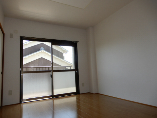 小野市王子町の賃貸マンションの居間・リビング