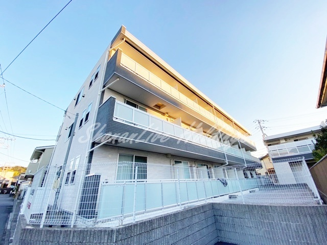 茅ヶ崎市小和田３丁目のアパート