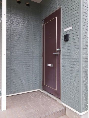 ファミールＨＡＫＵＨＯＵ　Ａのエントランス