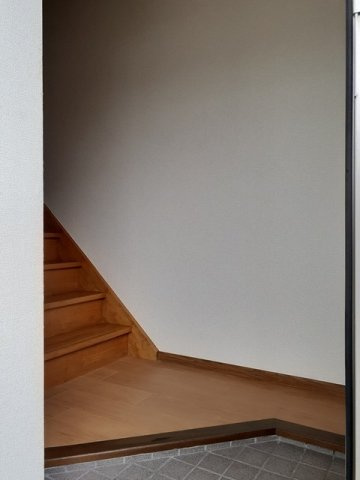 ファミールＨＡＫＵＨＯＵ　Ａの玄関