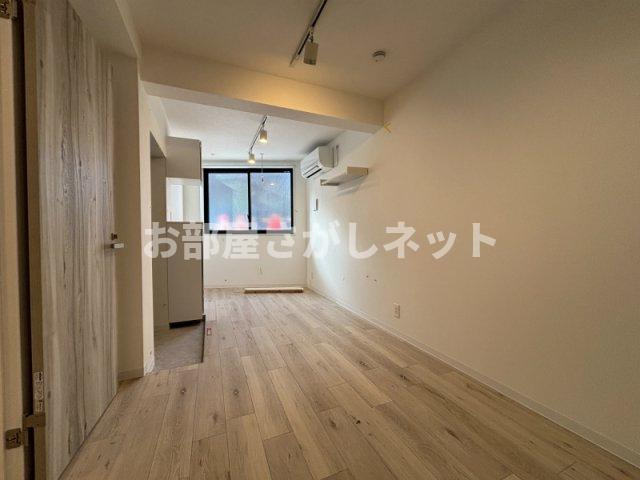 アーバンフロント日暮里【おとり物件なし】#学生・社会人にオススメ！初期費用分割払いOK！の居間・リビング