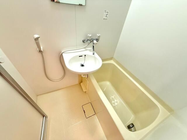 八王子市片倉町のアパートの洗面所