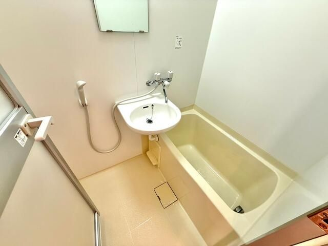 八王子市片倉町のアパートの浴室