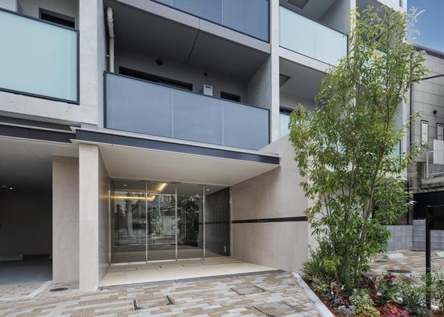 イプセ東高円寺のエントランス