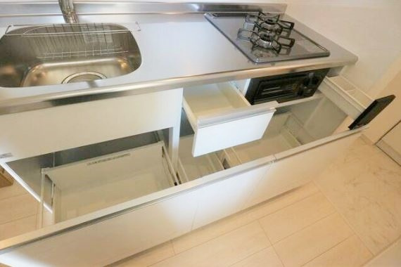 平塚市袖ケ浜のアパートのキッチン