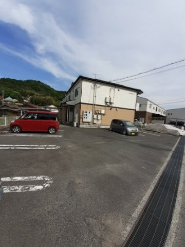 パストラルコートの駐車場|車をお持ちの方に嬉しい駐車場付きの物件です