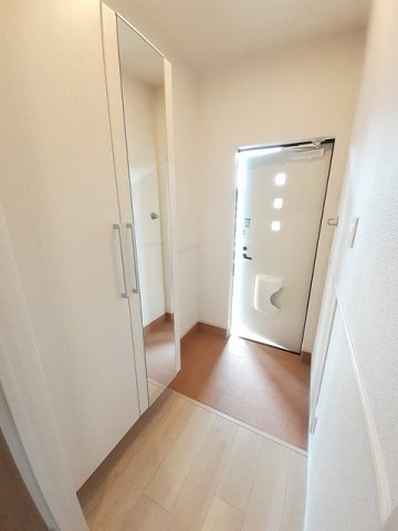 クラネの内装|明るい室内です