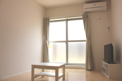 【居間・リビング】 | クレイノＴ　Ｈｏｕｓｅ　浦和 | 1Fはフローリング、2Fはカーペット