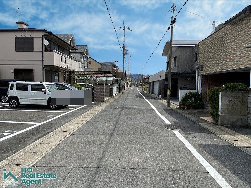 上賀茂薮田町 土地の前面道路含む現地写真