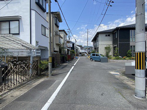 上賀茂薮田町 土地の前面道路含む現地写真