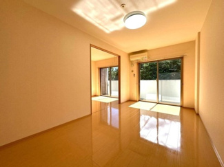 【洋室】 | ジュールフェリエ