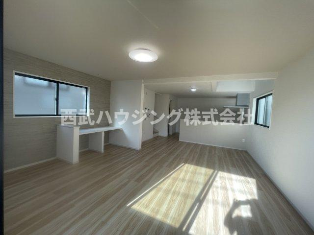 【仲介手数料無料】所沢市南住吉１期全２棟１号棟　所沢市の新築なら西武ハウジングの居間・リビング