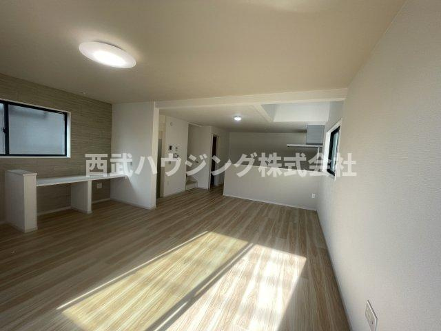 【仲介手数料無料】所沢市南住吉１期全２棟１号棟　所沢市の新築なら西武ハウジングの居間・リビング