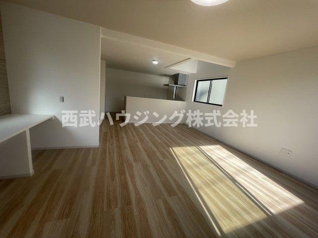 【仲介手数料無料】所沢市南住吉１期全２棟１号棟　所沢市の新築なら西武ハウジングの居間・リビング