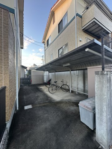 ミモザMIの駐車場