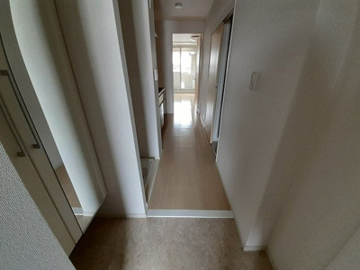 【玄関】 | Ａｍｅｎｉｔｙ　Ｗｅｓｔ | 収納もある玄関です