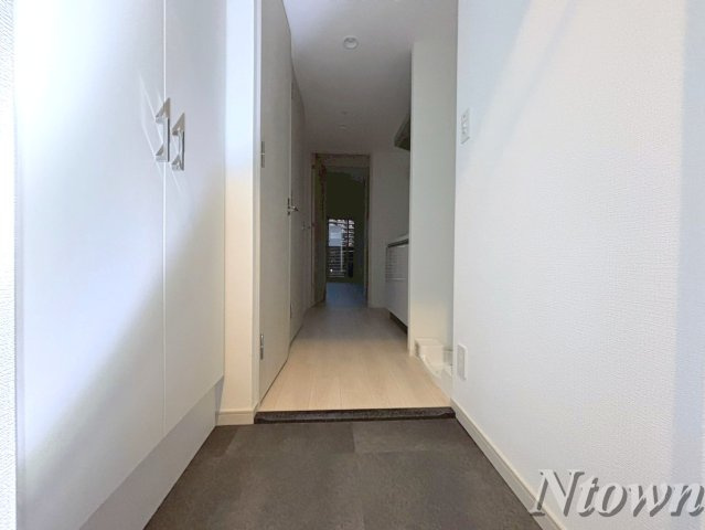 【玄関】 | アドバンス名古屋アウリィ | 収納もある玄関です
